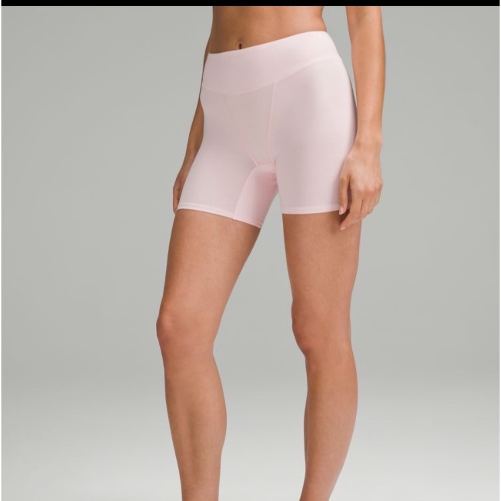 🍋 NWOB!!! UnderEase Super-High-Rise
Shortie Underwear STRAWBERRY MILKSHAKE- MED